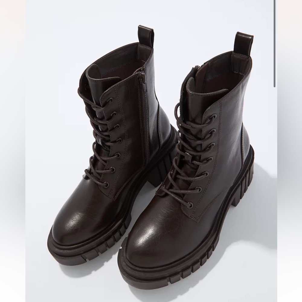 American Eagle Chunky Lug Lace-Up Boot
